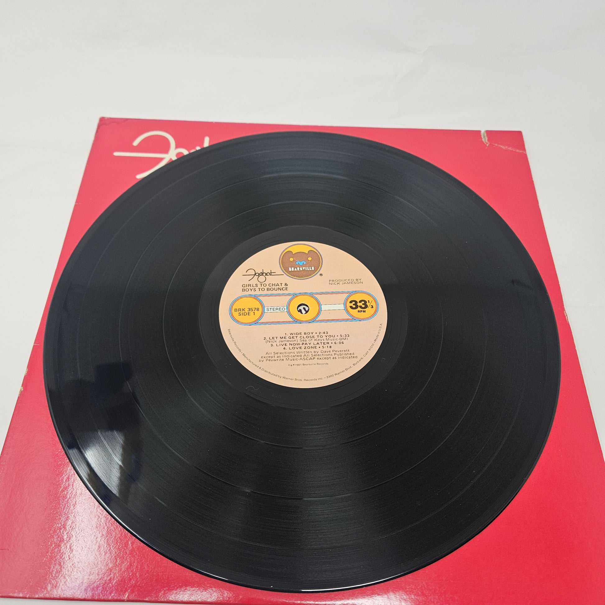 Foghat : Girls To Chat & Boys To Bounce (LP,Album)