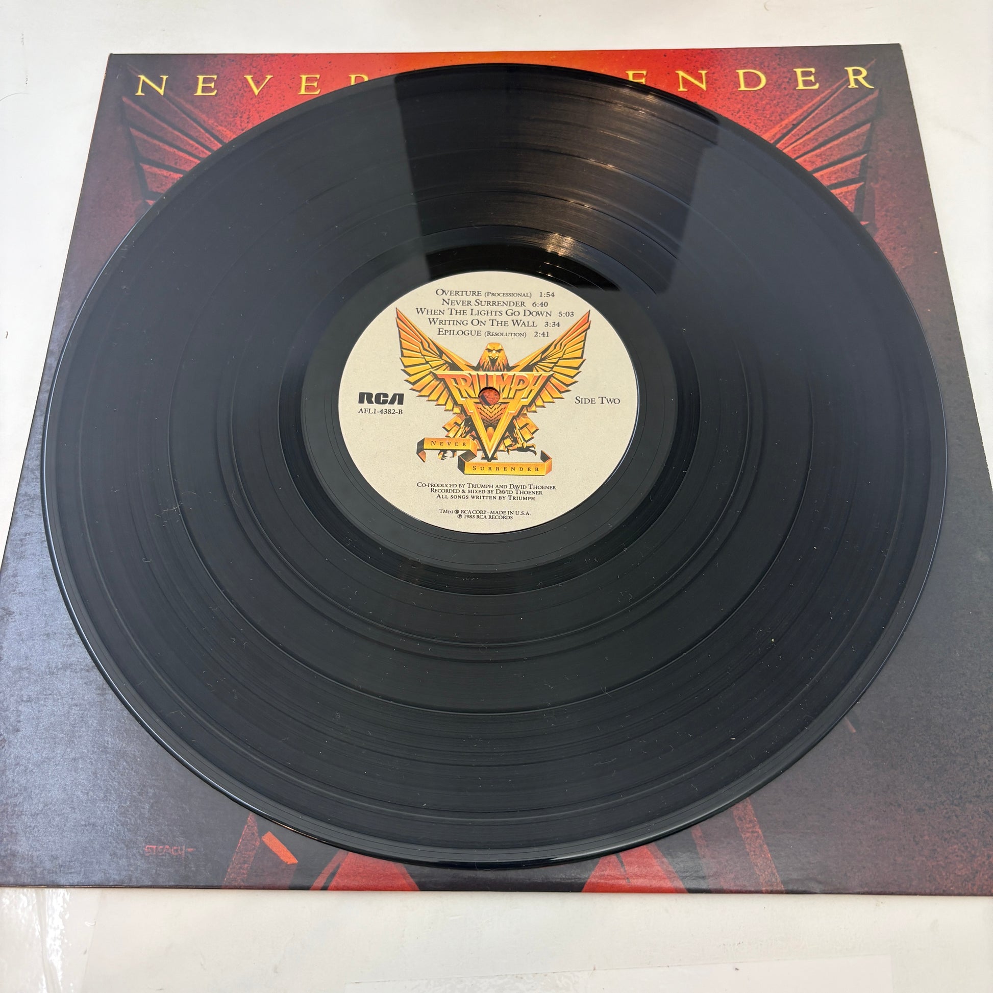 Triumph (2) : Never Surrender (LP,Album)