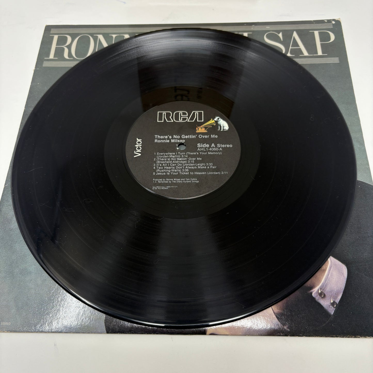 Ronnie Milsap : There's No Gettin' Over Me (LP,Album)
