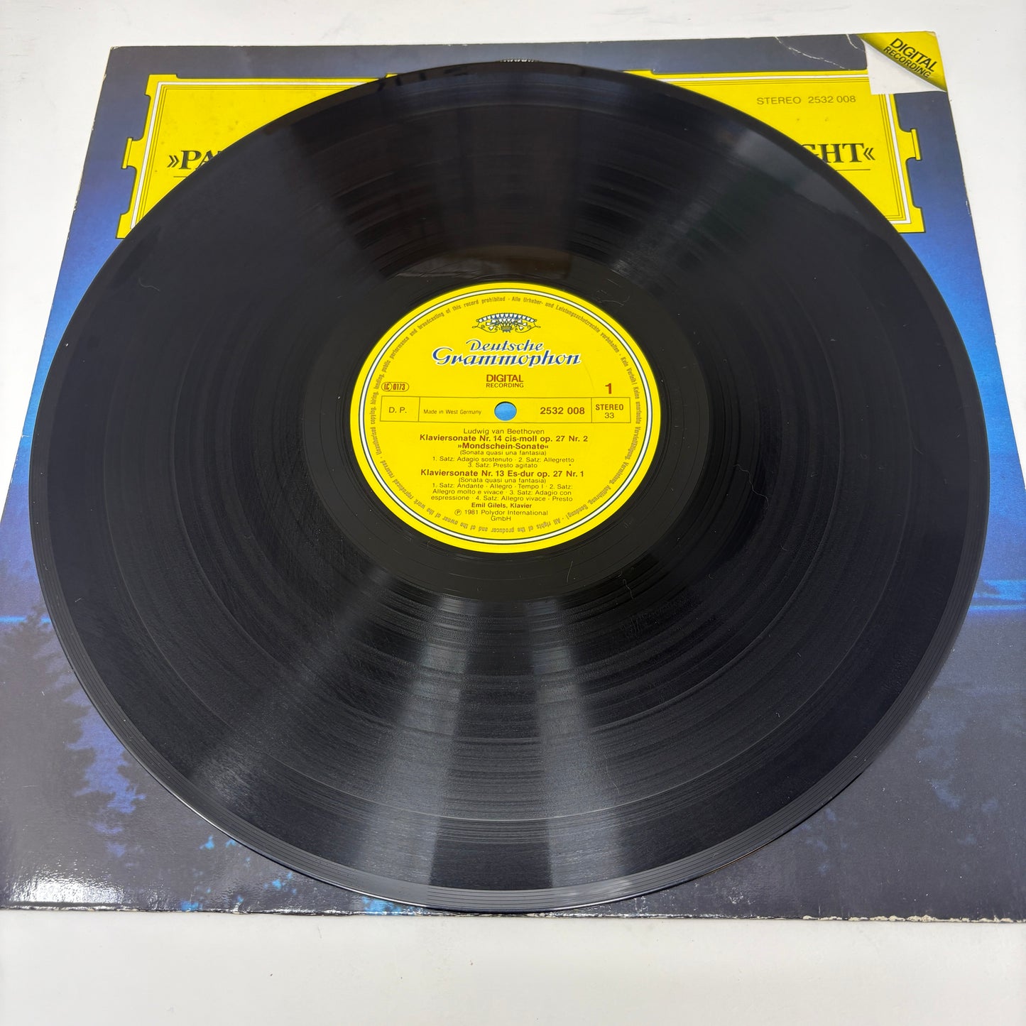 Ludwig van Beethoven, Emil Gilels : Sonaten  »Pathétique« / «Mondschein = Moonlight = Clair De Lune« (LP,Album)