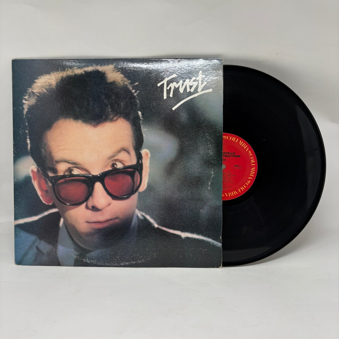 Elvis Costello & The Attractions : Trust (LP,Album)